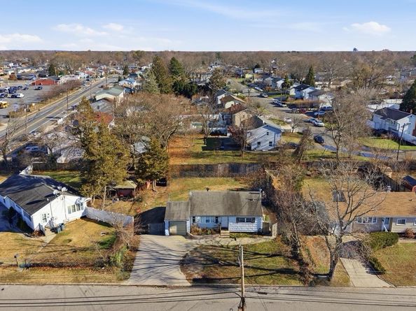 103 Timberline Drive, Brentwood NY 11717