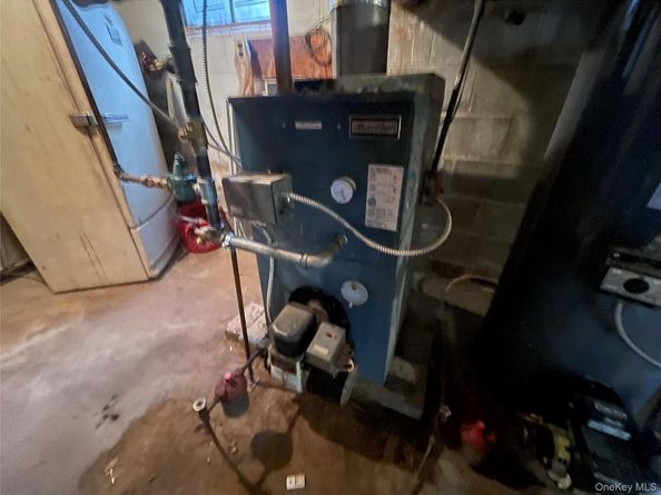 30 Oakcrest Avenue, Middle Island NY 11953