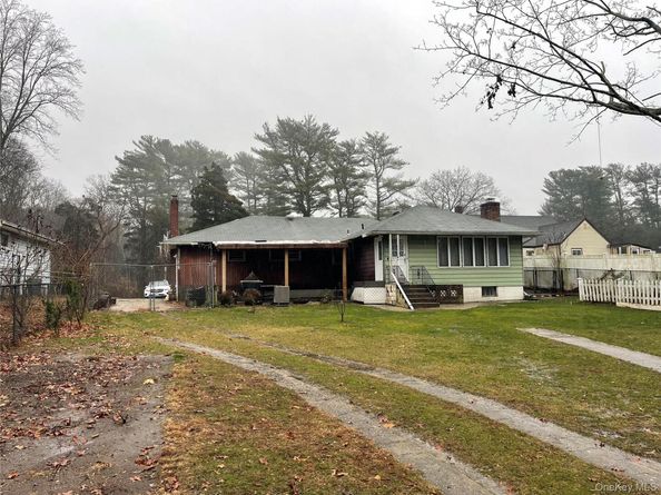 30 Oakcrest Avenue, Middle Island NY 11953