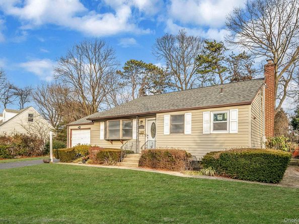 119 Foster Road, Ronkonkoma NY 11779