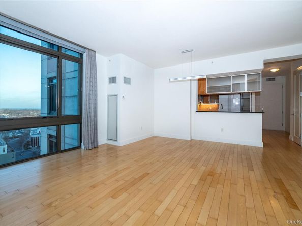 175 Huguenot Street 1401, New Rochelle NY 10801