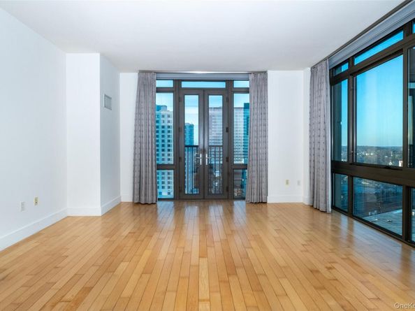 175 Huguenot Street 1401, New Rochelle NY 10801