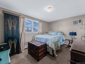 12 Cable Lane, Hicksville NY 11801