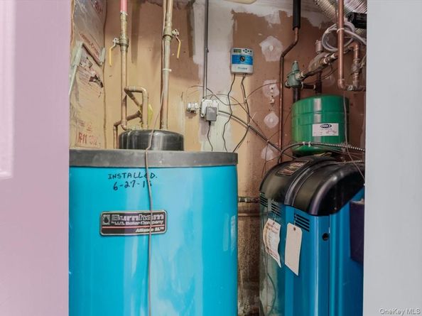 12 Cable Lane, Hicksville NY 11801