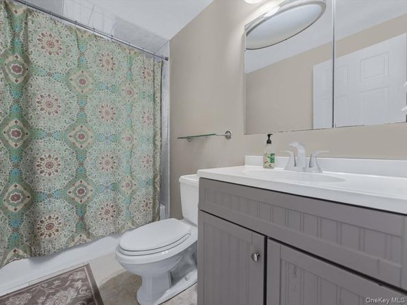 12 Cable Lane, Hicksville NY 11801