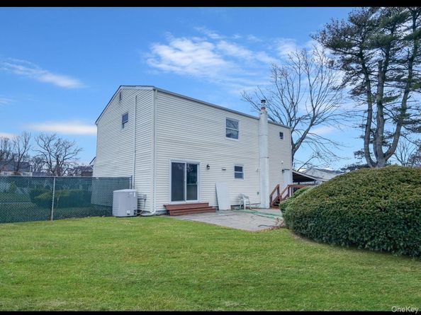 39 2nd Place, Central Islip NY 11722