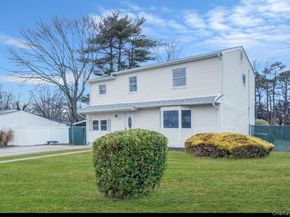 39 2nd Place, Central Islip NY 11722