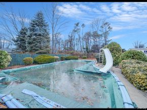 39 2nd Place, Central Islip NY 11722