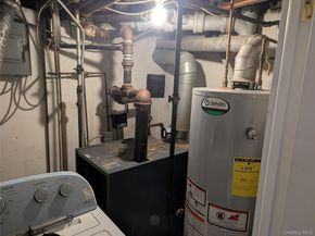 13710 64th Road, Flushing NY 11367