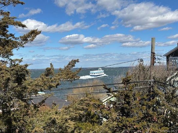 154 Doctors Walk, Cherry Grove NY 11782