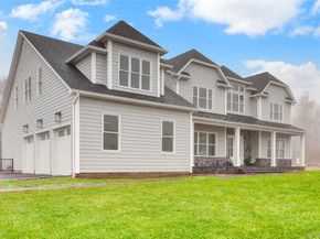 26 Estates Circle, Melville NY 11747