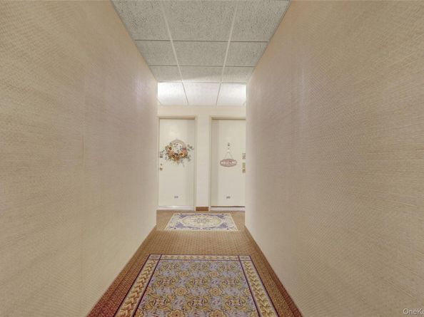 20 Daley Place 104, Lynbrook NY 11563