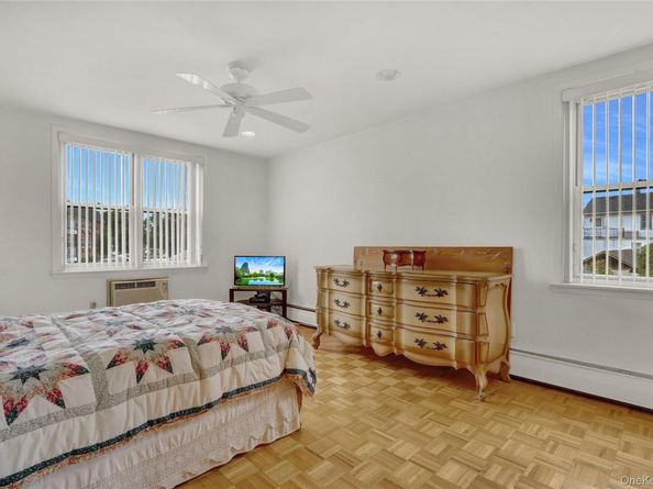 20 Daley Place 104, Lynbrook NY 11563