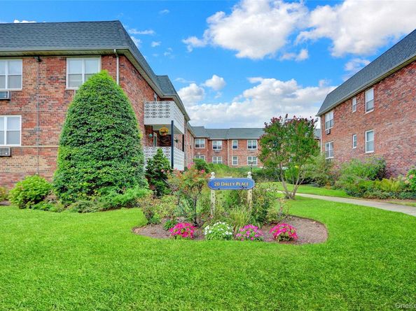 20 Daley Place 104, Lynbrook NY 11563