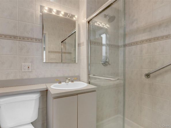 20 Daley Place 104, Lynbrook NY 11563
