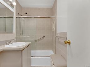 20 Daley Place 104, Lynbrook NY 11563