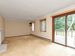 87 Hillturn Lane, Roslyn Heights NY 11577