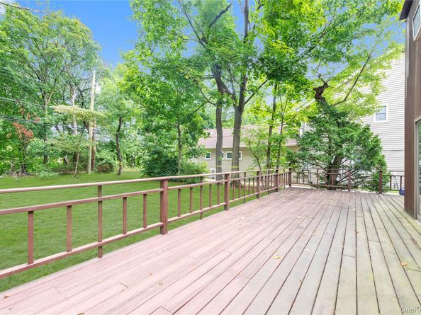 87 Hillturn Lane, Roslyn Heights NY 11577