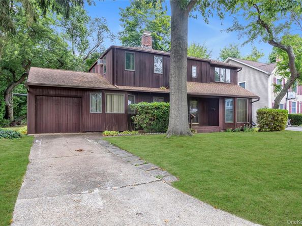 87 Hillturn Lane, Roslyn Heights NY 11577