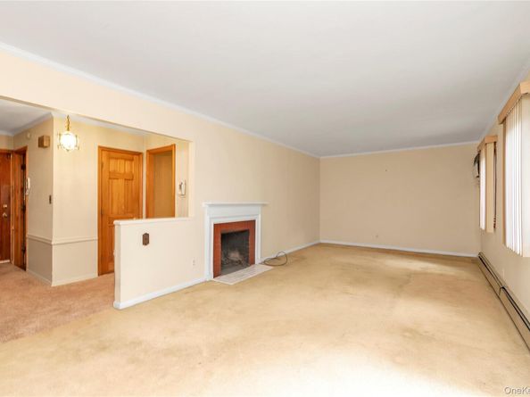 87 Hillturn Lane, Roslyn Heights NY 11577