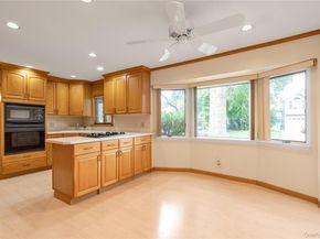 87 Hillturn Lane, Roslyn Heights NY 11577