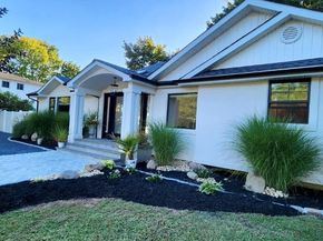 566 Locust Avenue, Oakdale NY 11769