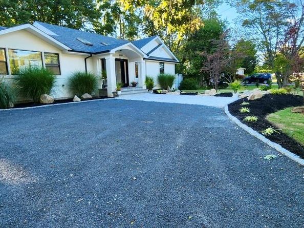 566 Locust Avenue, Oakdale NY 11769
