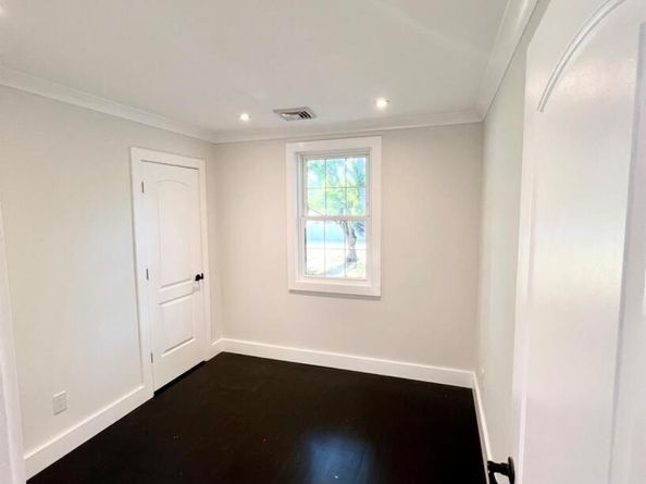 566 Locust Avenue, Oakdale NY 11769