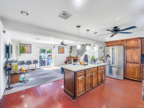 6 Regal Lane, Levittown NY 11756