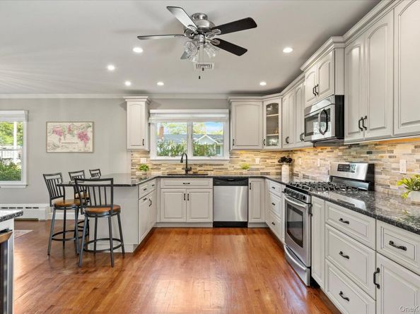 80 Clearview Avenue W, Southold NY 11971