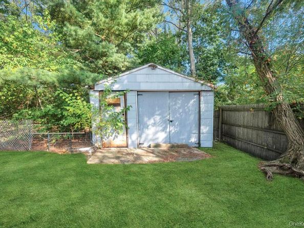 815 Udall Road, West Islip NY 11795