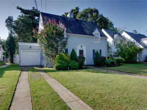 700 W Carl Avenue, Baldwin NY 11510