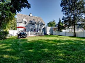 700 W Carl Avenue, Baldwin NY 11510