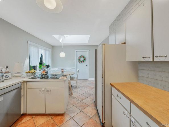 3 Bowen Place, Stony Brook NY 11790