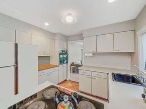 3 Bowen Place, Stony Brook NY 11790