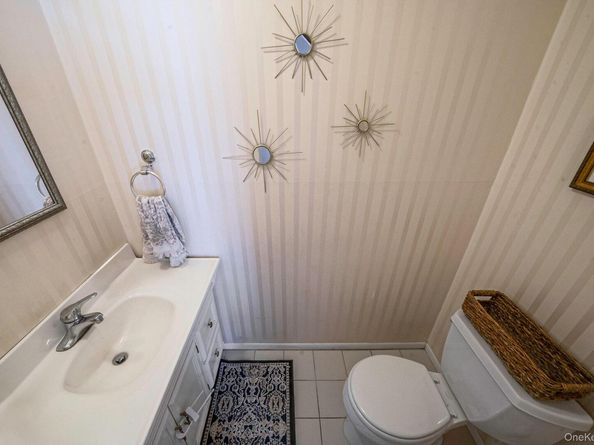 3 Bowen Place, Stony Brook NY 11790
