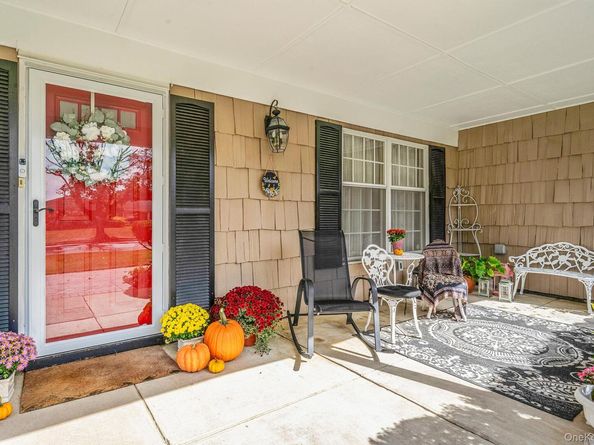 3 Bowen Place, Stony Brook NY 11790