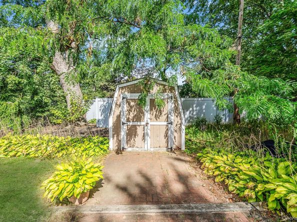 3 Bowen Place, Stony Brook NY 11790