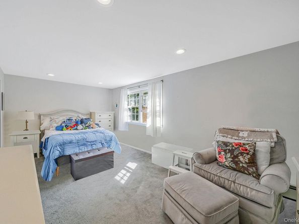 3 Bowen Place, Stony Brook NY 11790