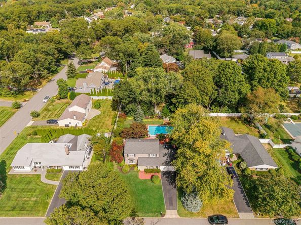3 Bowen Place, Stony Brook NY 11790