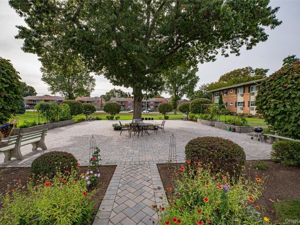 742 Deer Park Avenue 8A, North Babylon NY 11703
