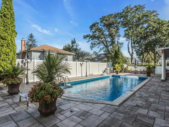 1436 7th Street, West Babylon NY 11704