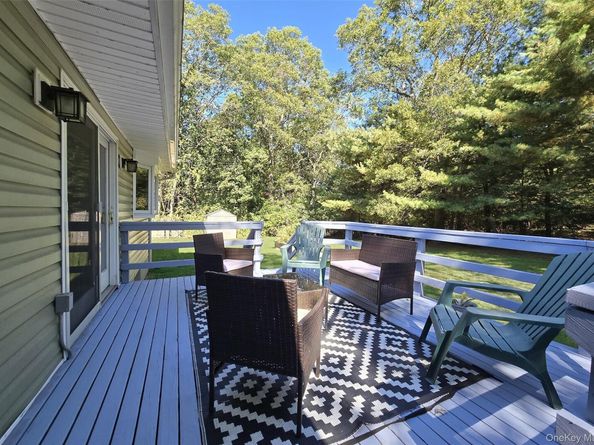 15 Garden Lane, Yaphank NY 11980