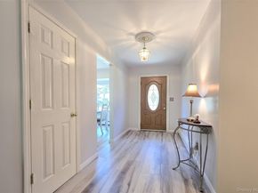 15 Garden Lane, Yaphank NY 11980