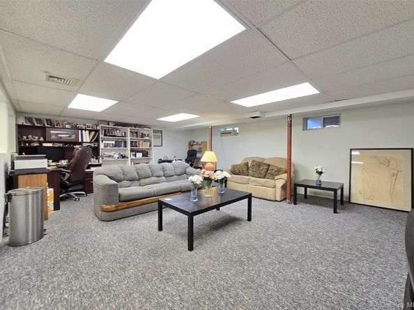 15 Garden Lane, Yaphank NY 11980