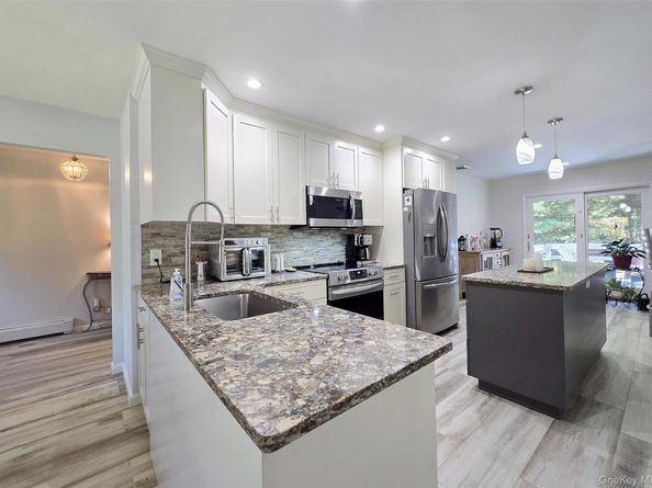 15 Garden Lane, Yaphank NY 11980