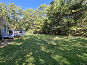 15 Garden Lane, Yaphank NY 11980