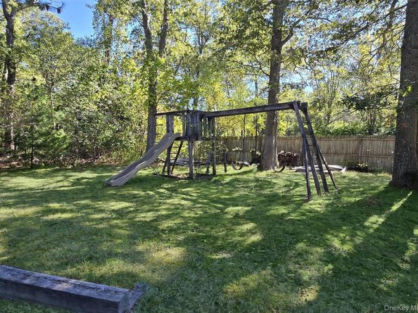 15 Garden Lane, Yaphank NY 11980