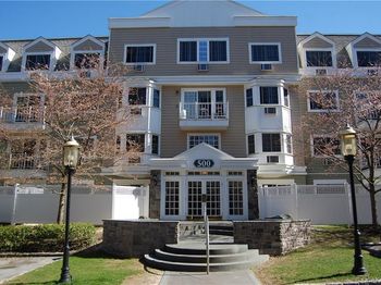 500 Pondside Drive