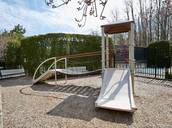 500 Pondside Drive 2H, White Plains NY 10607